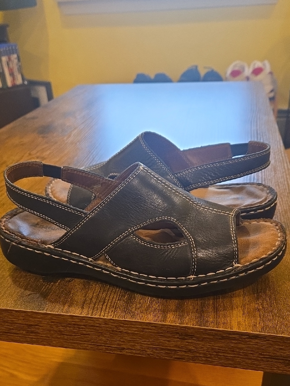 Naturalizer Womens  Black  Leather Slingback Sandals 8.5